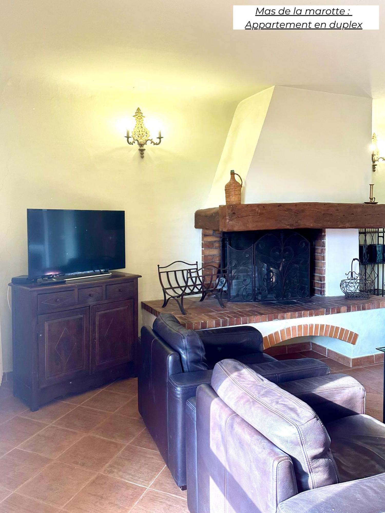 Domaine Les Terres De Saint-Hilaire Apartment Ollieres Ngoại thất bức ảnh
